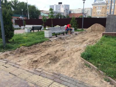 Около нового ТЮЗа залили фундамент будущего плоскостного фонтана
