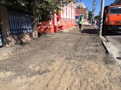 Срезанный с улицы Чапаева асфальт перебросили на тротуары