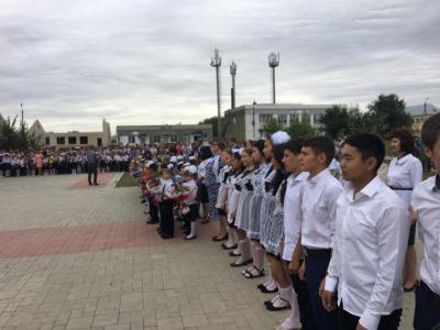 Вячеслав Володин посетил торжественную линейку в алгайской школе Вячеслав Володин посетил торжественную линейку в алгайской школе