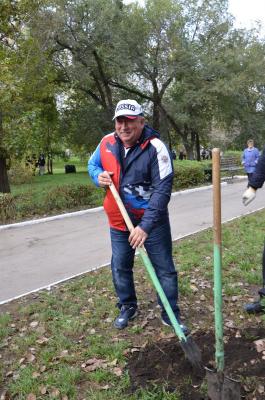 В общегородском субботнике приняли участие 10 тысяч саратовцев