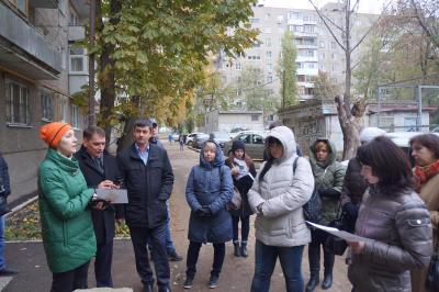 Саратовцы обеспокоены расположением спортивных площадок на погребах