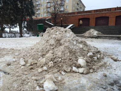 Десятки рабочих ликвидируют последствия потопа на Набережной Космонавтов