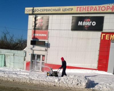 По поручению главы Саратова к уборке снега в городе привлечены сотрудники частных компаний