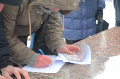 В Саратове проходит собрание за выдвижение Алексея Навального в президенты
