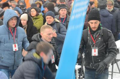 В Саратове проходит собрание за выдвижение Алексея Навального в президенты