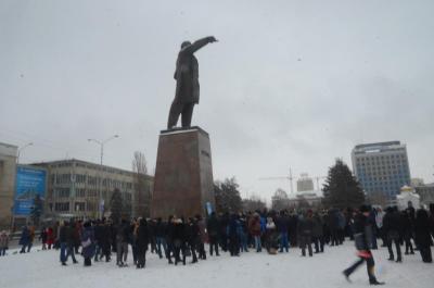 В Саратове проходит собрание за выдвижение Алексея Навального в президенты