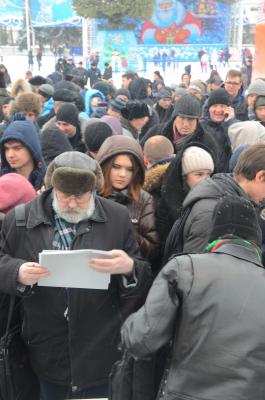 В Саратове проходит собрание за выдвижение Алексея Навального в президенты