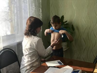 В рамках партпроекта саратовские врачи провели осмотр юных жителей Марксовского района В рамках партпроекта саратовские врачи провели осмотр юных жителей Марксовского района