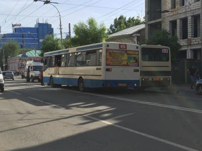 Из-за ДТП на Чапаева пассажиров автобуса пришлось эвакуировать через окна