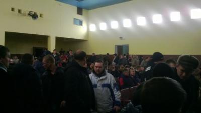 В Арзамасе начались погромы на национальной почве В Арзамасе начались погромы на национальной почве