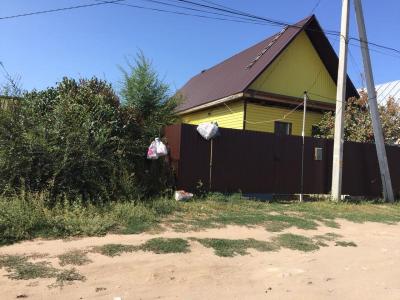 Жители Энгельсского района начали делать из мешков с мусором гирлянды