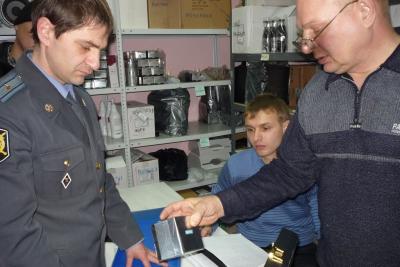 В саратовском косметическом центре по завышенным ценам продавали поддельные кремы (ФОТО) В саратовском косметическом центре по завышенным ценам продавали поддельные кремы (ФОТО)
