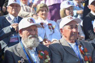 По Театральной площади торжественно прошли войска Саратовского гарнизона