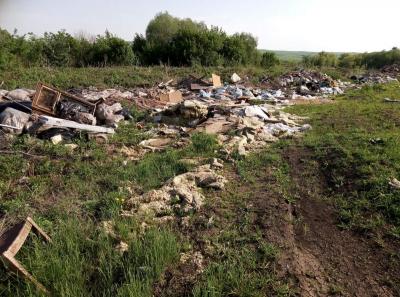 В Солнечном-2 увеличивается свалка В Солнечном-2 увеличивается свалка