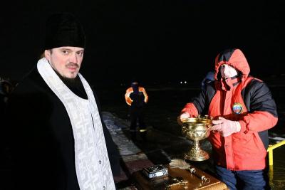На Крещение в храмах побывало 178 тысяч 500 жителей области (ФОТО)