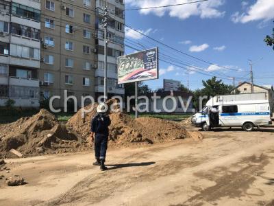 Жители Чапаева обнаружили на крыше магазина гранату