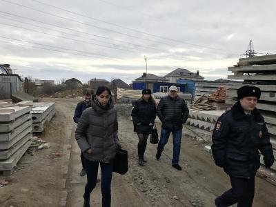 Прокуратура искала на стройплощадках работников с Прокуратура искала на стройплощадках работников с