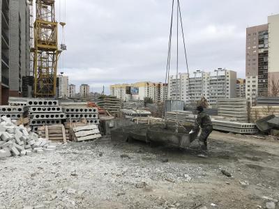 Прокуратура искала на стройплощадках работников с Прокуратура искала на стройплощадках работников с