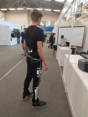 Саратовские студенты изобрели инновационный прототип ног антропоморфного робота