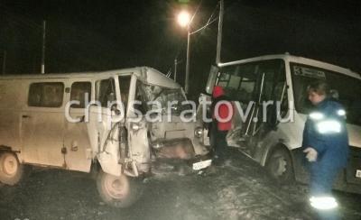 В Заводском районе УАЗ протаранил маршрутный автобус В Заводском районе УАЗ протаранил маршрутный автобус