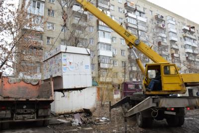 На проспекте Энтузиастов демонтировали незаконный ларек На проспекте Энтузиастов демонтировали незаконный ларек