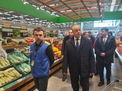 Валерий Радаев поменял планы в связи с ситуацией с продуктами питания
