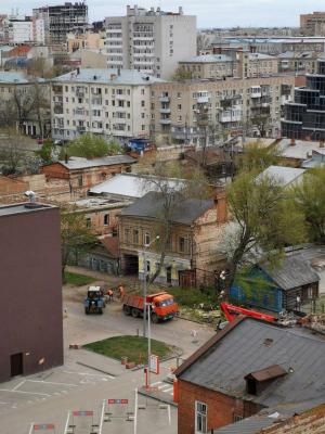 В Саратове на Киселева вырубают деревья