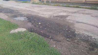 В Саратове на Ивантеевской залатали несколько ям на дороге после видеообращения детей