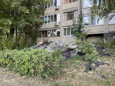 На нескольких улицах Саратова не вывозят мусор