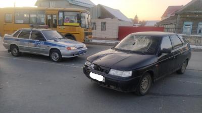 В Балаково пешехода ударом автомобиля отбросило на автобус