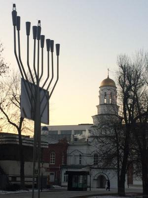 В Саратове Ханукия переехала на новое место