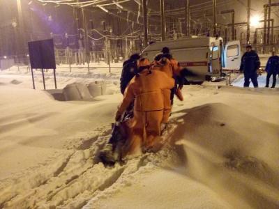 Возле Саратовской ГЭС под лед провалился мужчина Возле Саратовской ГЭС под лед провалился мужчина