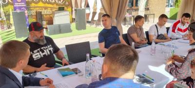 В Саратовской области российские спортсмены и общественники обсудили перспективы развития спортиндустрии В Саратовской области российские спортсмены и общественники обсудили перспективы развития спортиндустрии