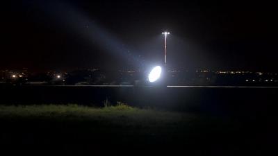 Небо над Энгельсом осветили прожекторами