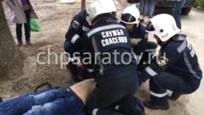 В Саратове двое отравились неизвестным веществом